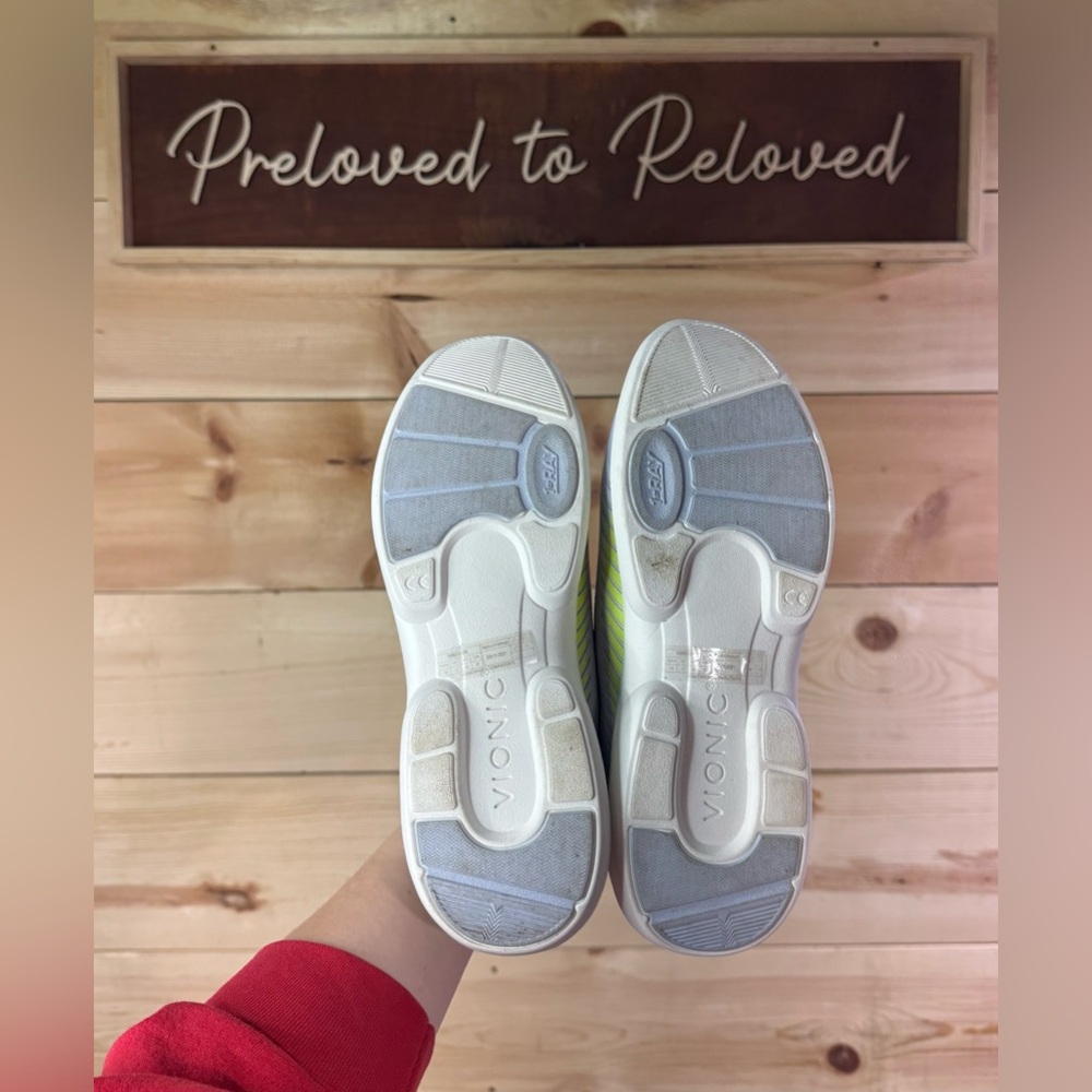 Vionic Embolden Sneaker - Picture 5 of 6